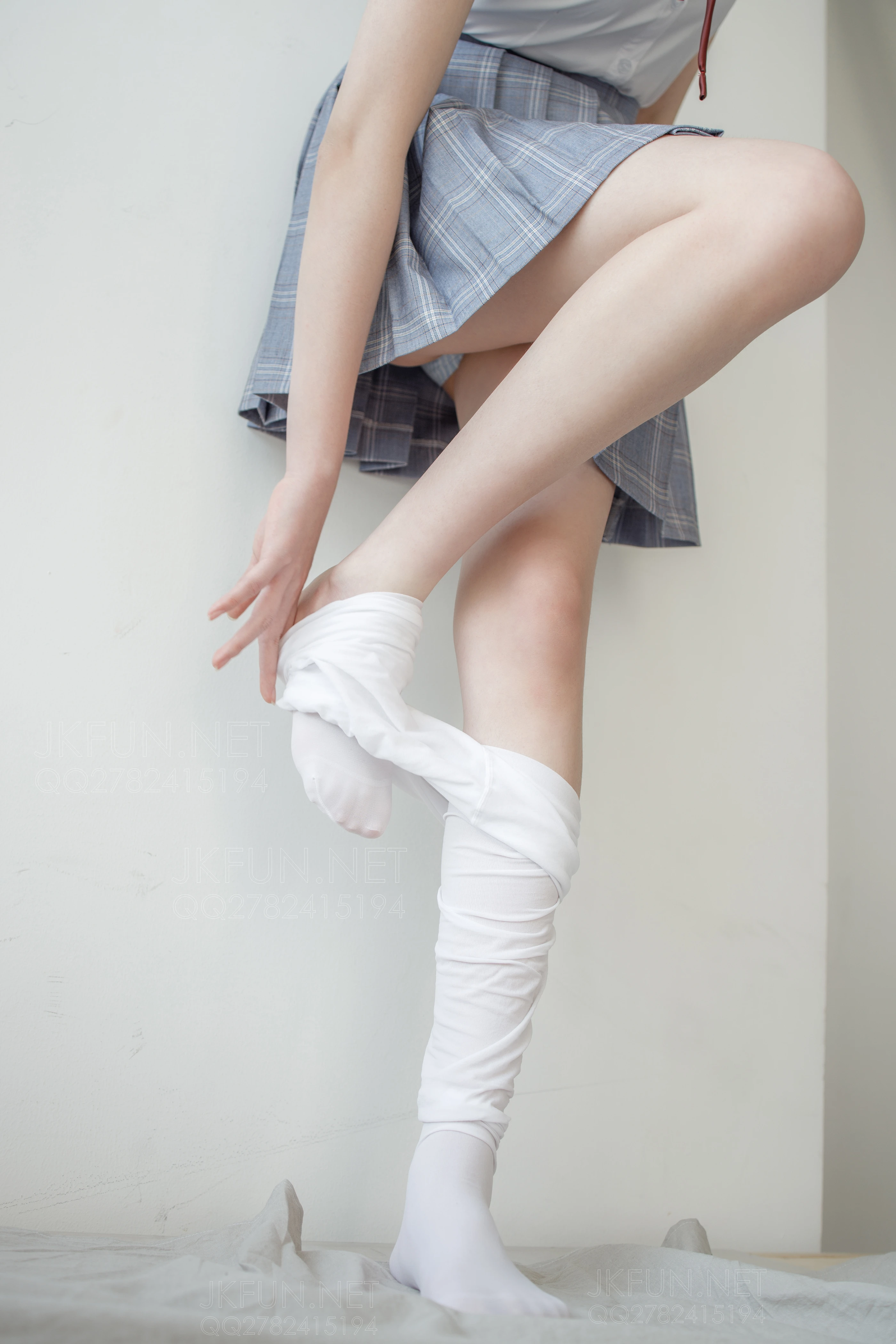 森萝财团 [JKFUN-002] Aika 可爱学妹丝足 [230P 1V]插图7